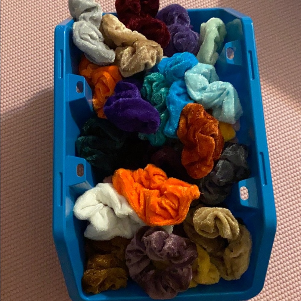 Bundle of a large amount of scrunchies
